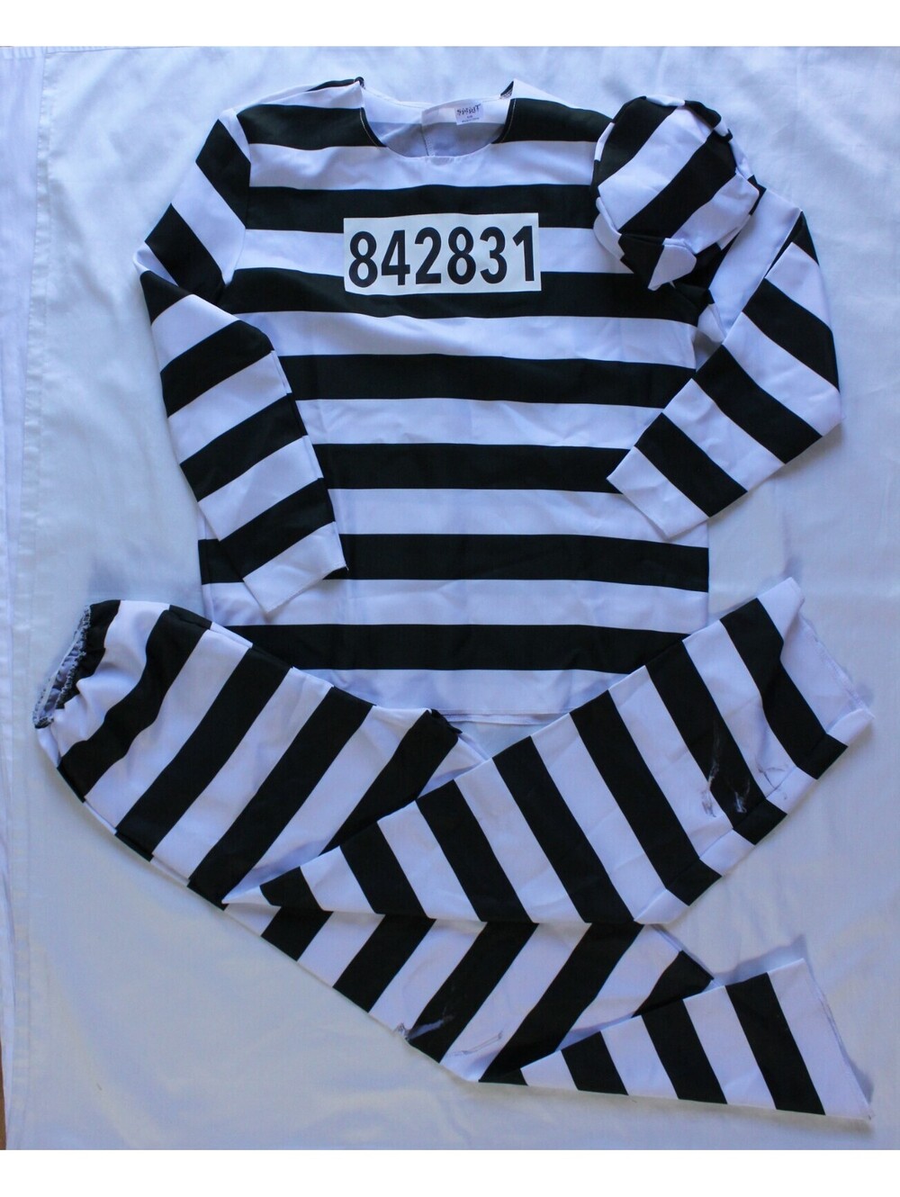 Spirit Halloween Jailbird Prisoner Costume Adult S/M Black White Striped 3pc
